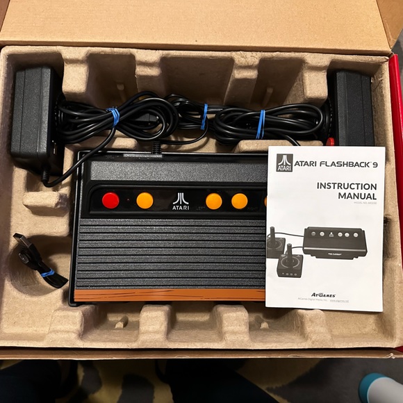 Atari Flashback 9 - Video Game Console 110 Built In Games Joystick Controllers - Picture 4 of 4